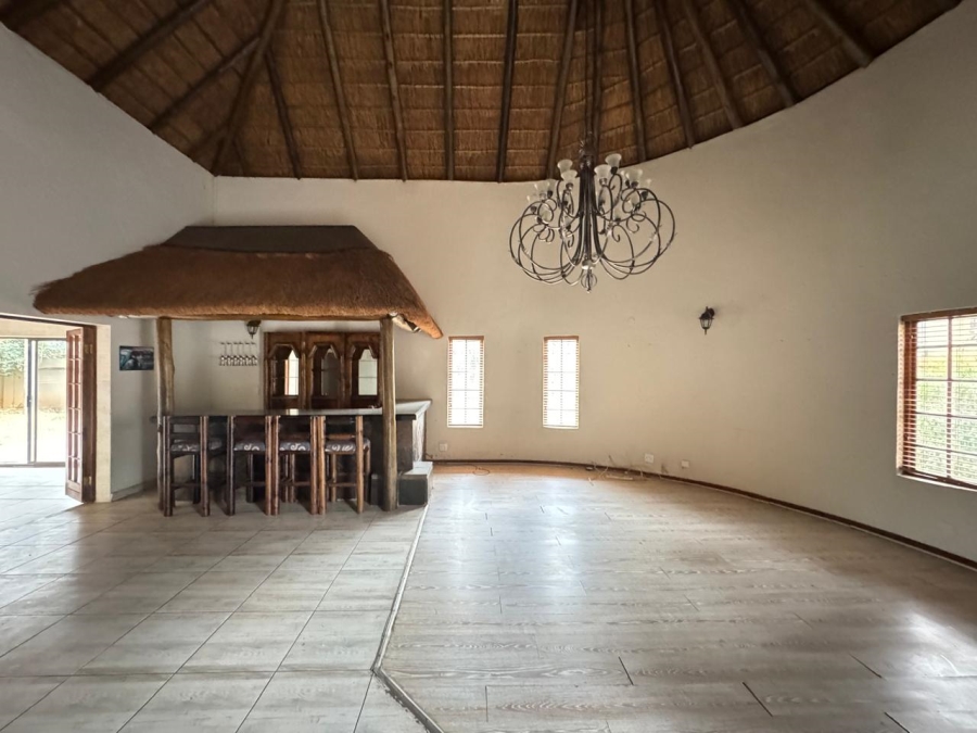 To Let 4 Bedroom Property for Rent in Melodie North West